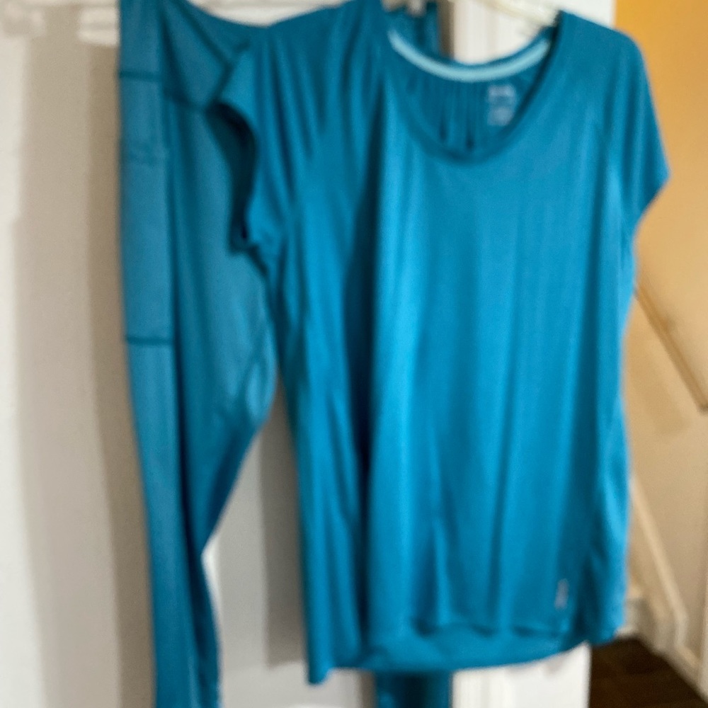 Teal green Reebok workout set